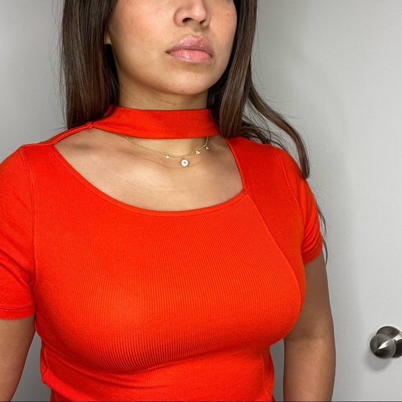 Bright red color we the free shirt sleeve - Picture 1 of 7